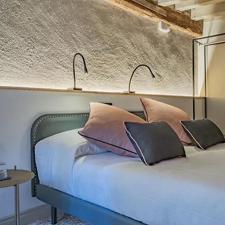 Corte Rubbi 5514 Canal View