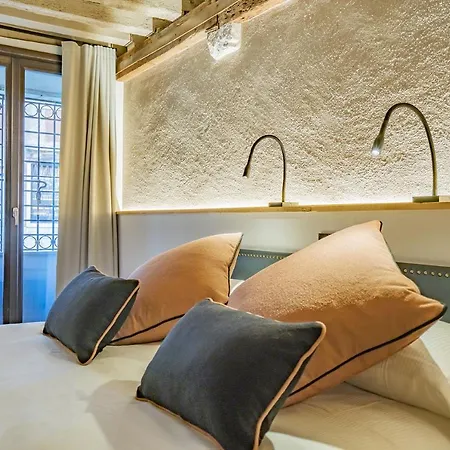 Corte Rubbi 5514 Canal View *