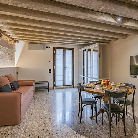 Corte Rubbi 5514 Canal View Venedig